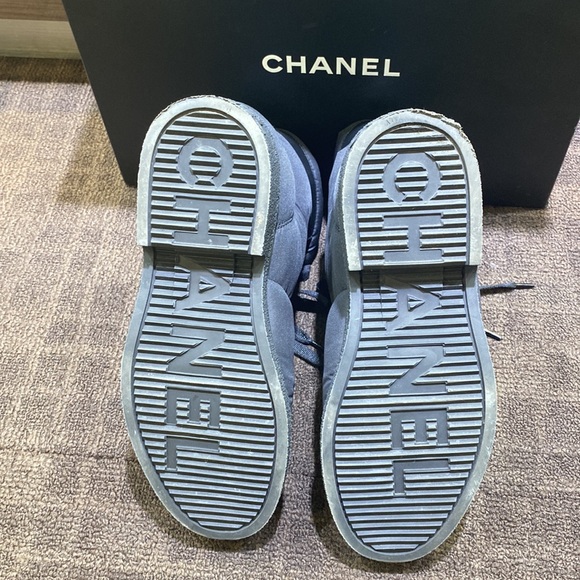 Chanel Puffer Boots Size 41.5 - Picture 5 of 8